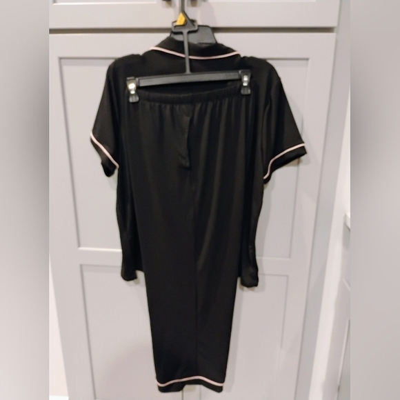 Dreamy Soft Notch Collar Short Sleeve Knit Capri Pajama Set Various Sizes NWT - Picture 6 of 10